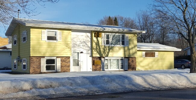Building Photo - 2 Bedroom Duplex
