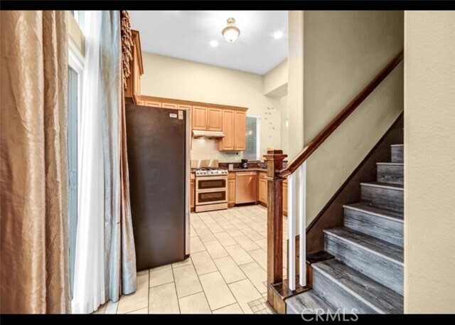 Building Photo - 5517 Welland Ave