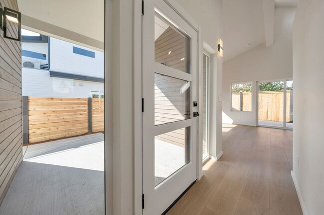 Building Photo - Modern New Construction Home in Pacific – ...