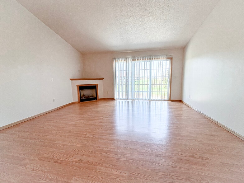 Building Photo - 5564 165th St E