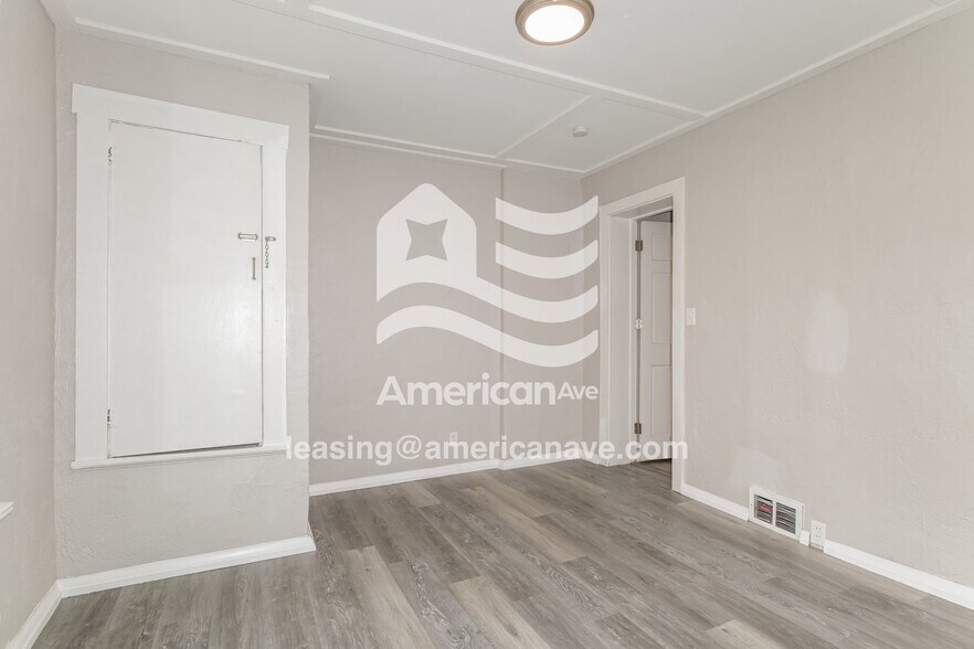 Building Photo - 2944 Hilleman Ave