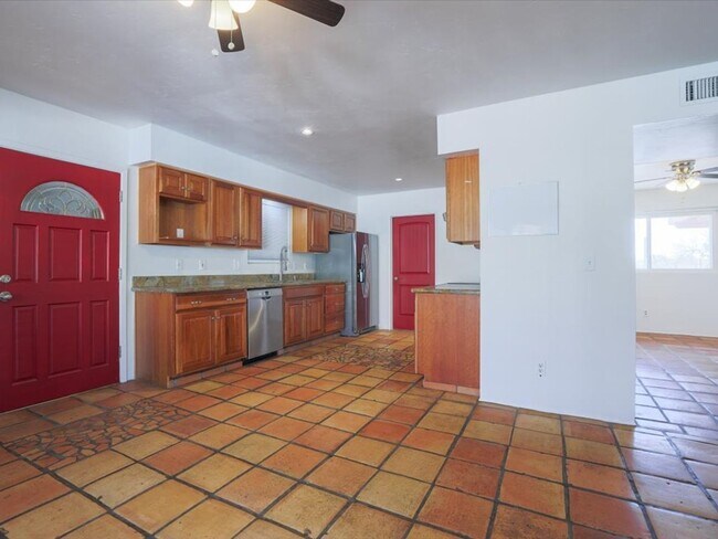 Building Photo - ? Stunning Mountain-View Home with Private Pool & All Utilities Included!!