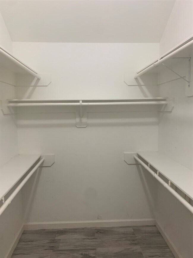 Building Photo - 18418 Sailfish Cove Dr