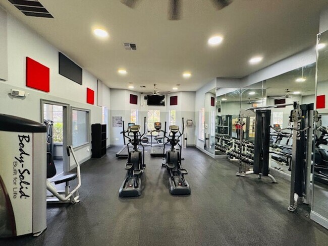 Building Photo - Stunning 2/2 Condo For Rent in Mirabella - Superb Location!