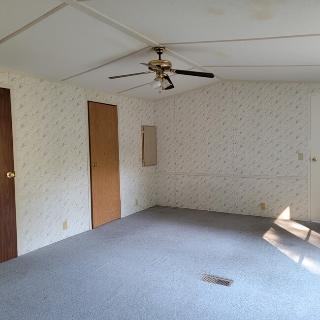 Building Photo - 926 Hollywood Dr