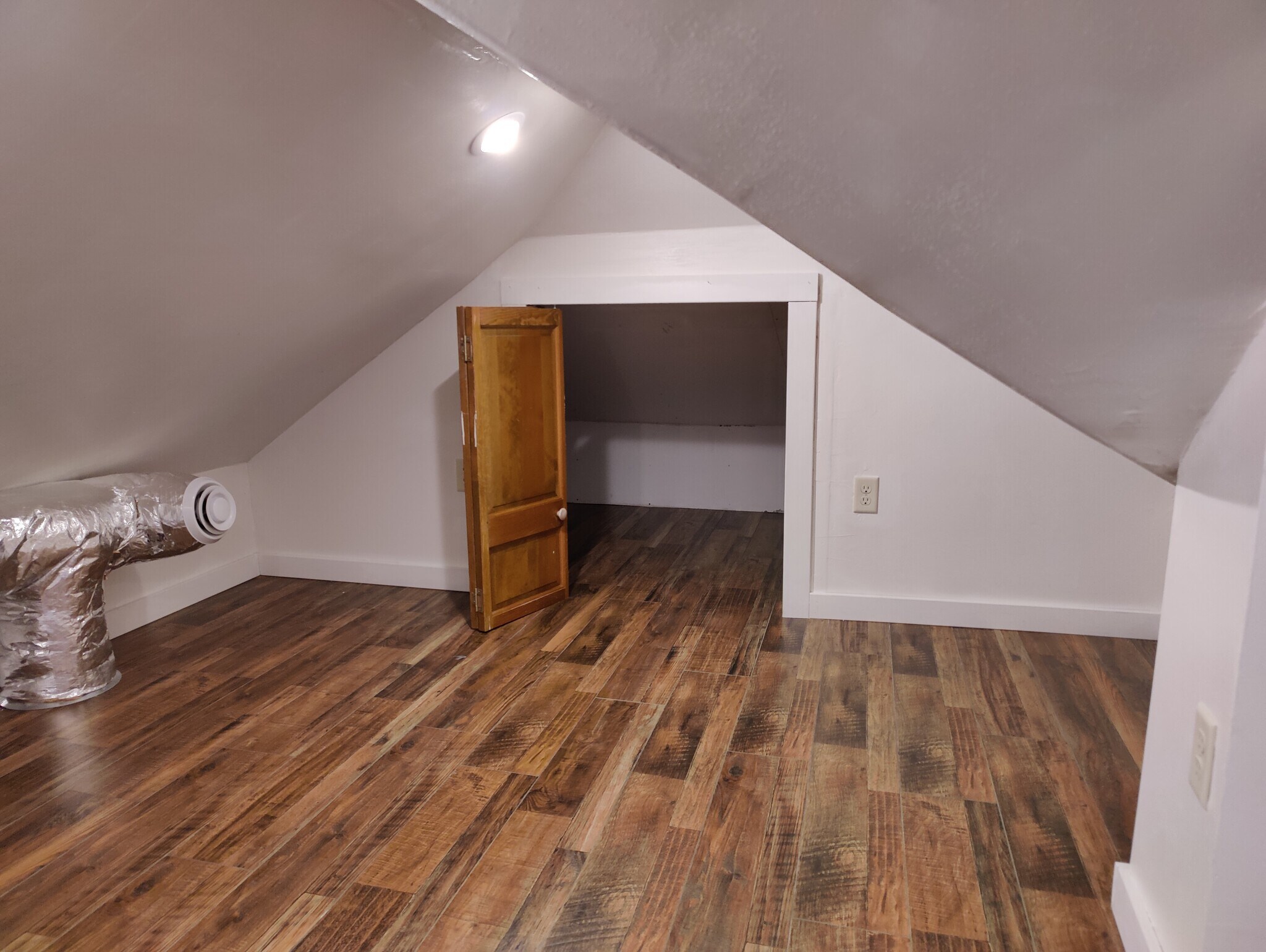 Den - 801 W Glendale Ave