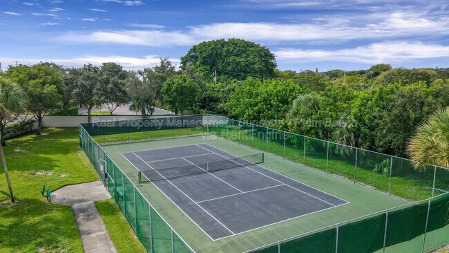 Building Photo - 3143 Kingswood Terrace