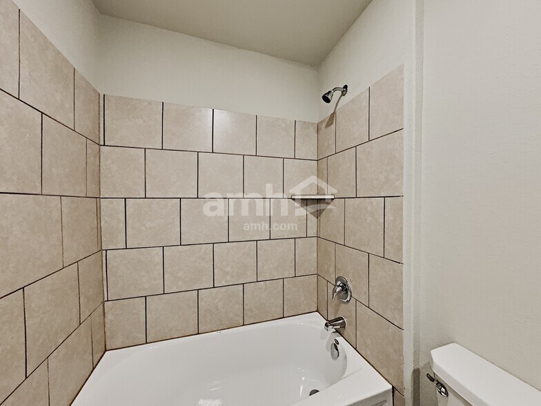 Building Photo - 2708 Iberia Ct
