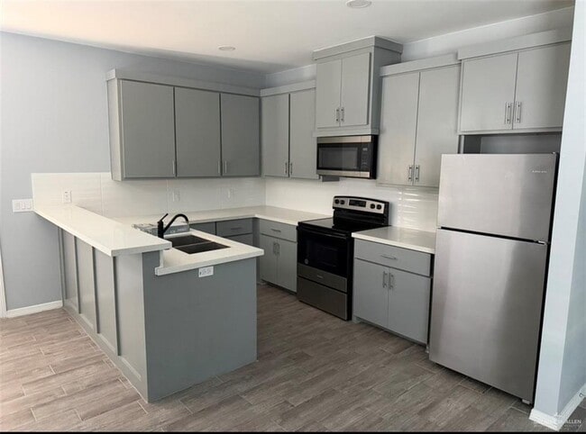 Building Photo - 8 N 33rd St