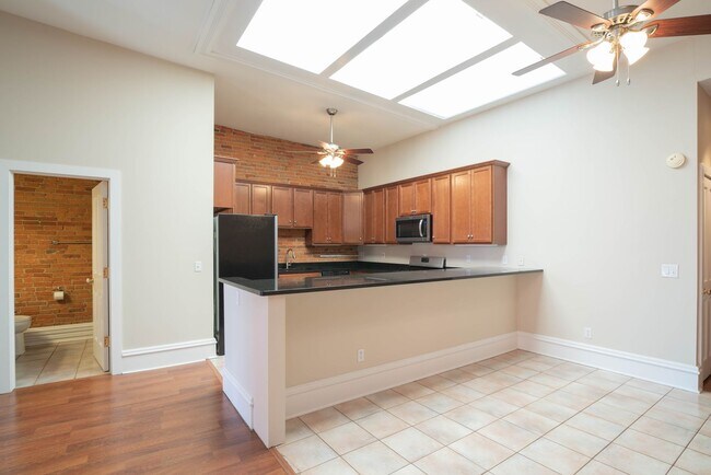 Building Photo - Peregrine 214