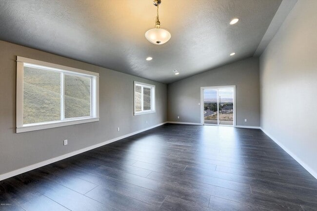 Building Photo - House in Selah!