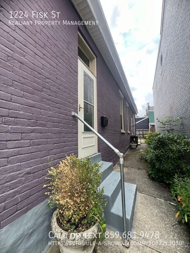 Building Photo - 1224 Fisk St