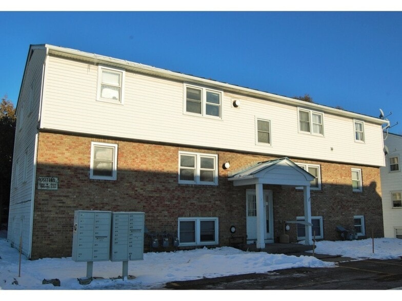 Exterior - Front View - 119 Main St