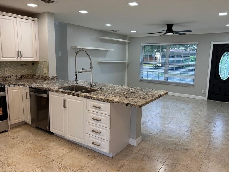 Building Photo - 1498 SW 47th Terrace