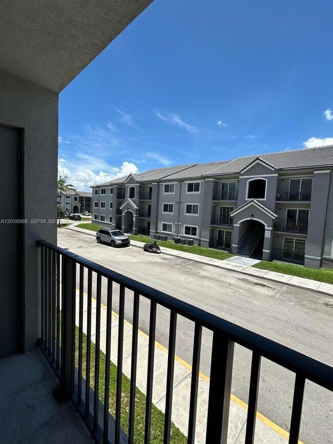 Building Photo - 15460 SW 284th St