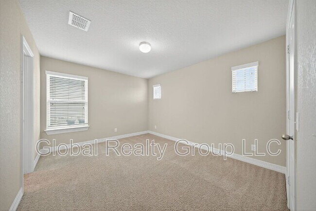 Building Photo - 3124 Half Moon Dr