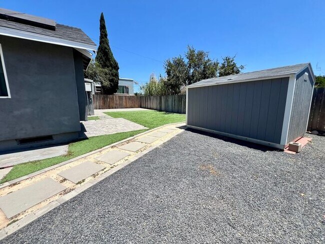 Building Photo - Charming 3BR Home with Private Patio & Spacious Yards in San Diego