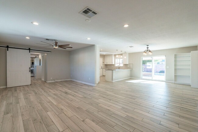 Building Photo - BEAUTIFUL SOUTH SCOTTSDALE - CORNER LOT & ...