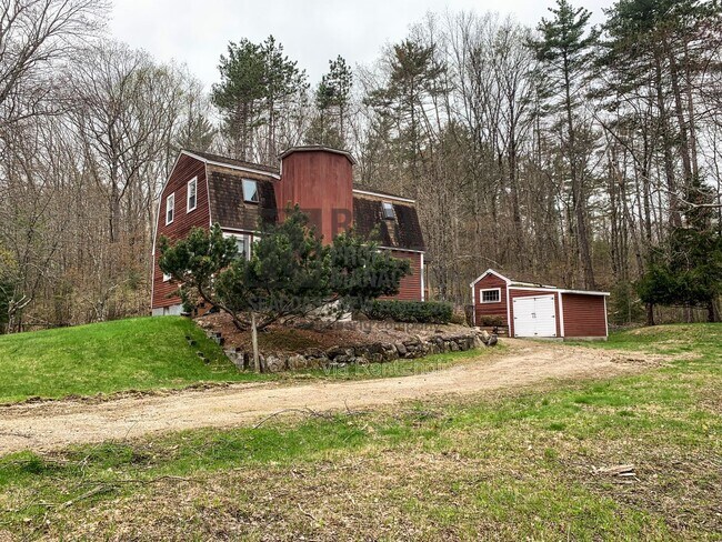 Building Photo - 6 Spruce Ln