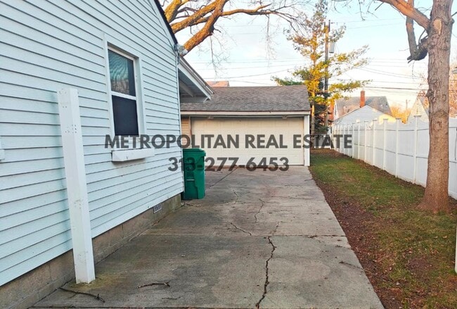 Building Photo - 5839 Helen St