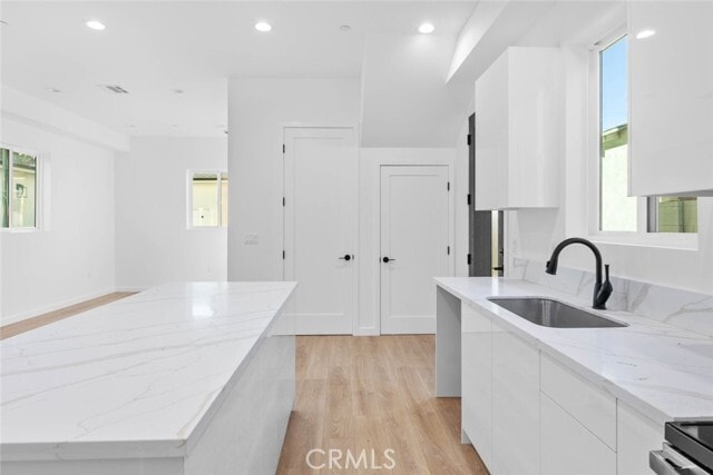 Building Photo - 6846 Cedros Ave