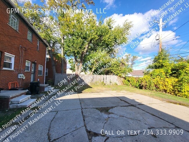 Building Photo - 8670 Schaefer Hwy