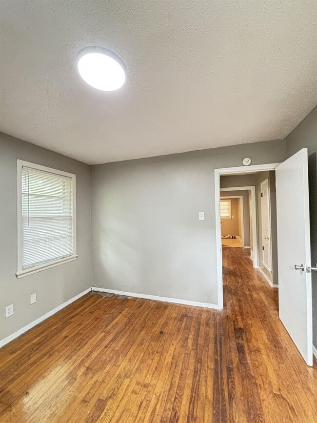 Building Photo - 4694 McCrory Ave