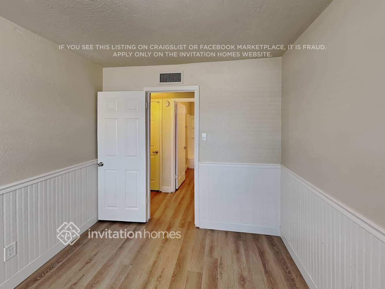 Building Photo - 2627 N 70th Pl