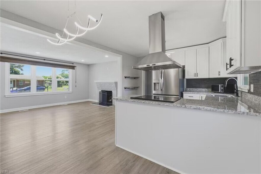 Building Photo - 3113 Woodlawn Dr