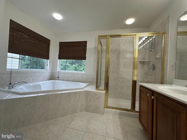 Building Photo - 43115 Forest Edge Square