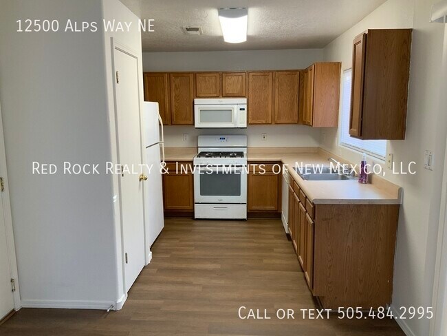 Building Photo - 12500 Alps Way NE