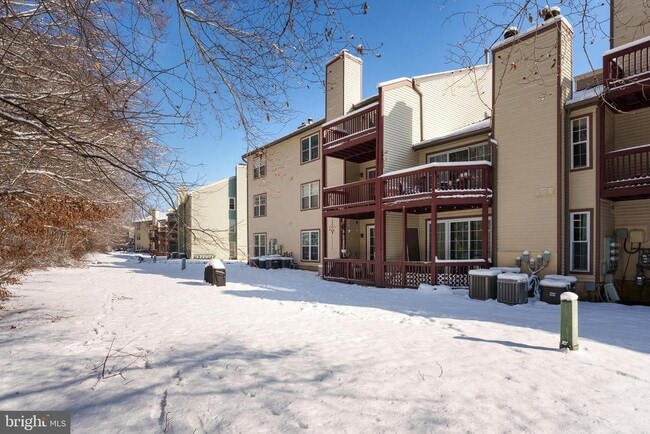 Building Photo - 7123 Elm Ct