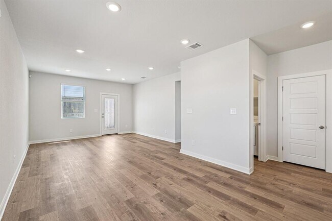 Building Photo - 133 Cutleaf