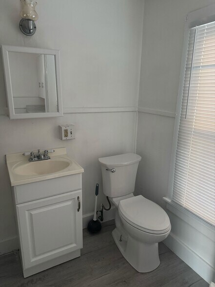 Building Photo - 165 Brunswick St