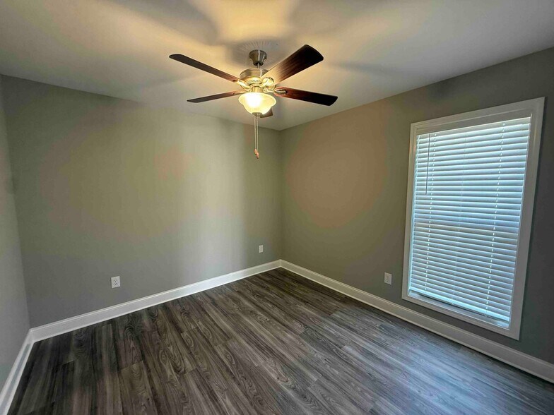 Building Photo - 573 Patrick Farms Dr