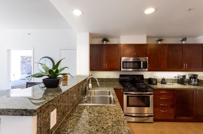 Building Photo - 530 K St