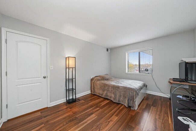 Building Photo - 1463 Mercury Dr