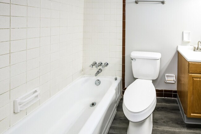 Building Photo - 6588 Montevista Dr