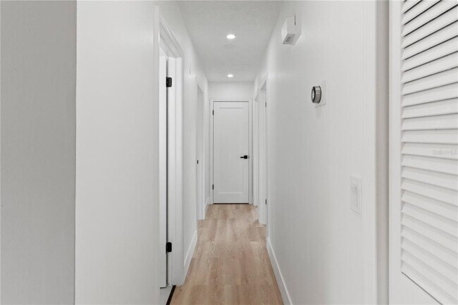 Building Photo - 3206 Las Brisas Dr