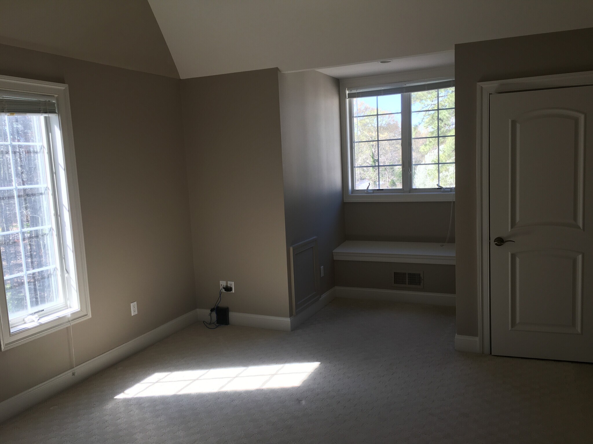 Living area - 48725 Spring Ridge Rd