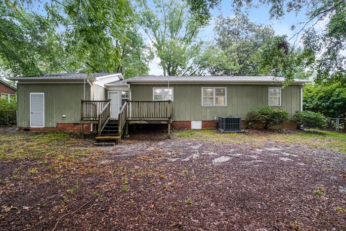 Building Photo - 415 N Pine St