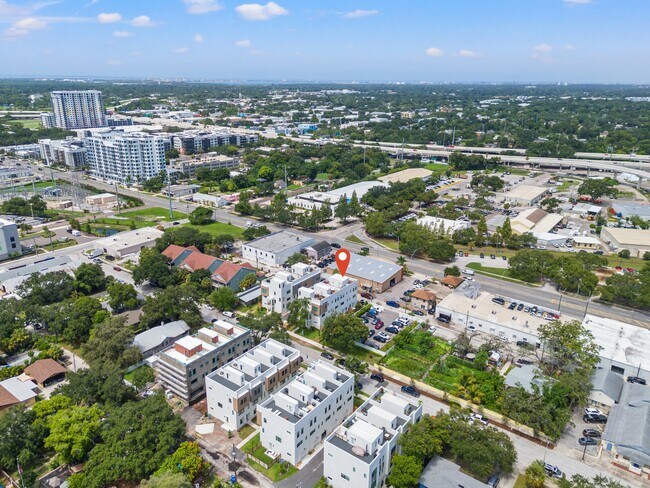 Building Photo - 320 15th St N