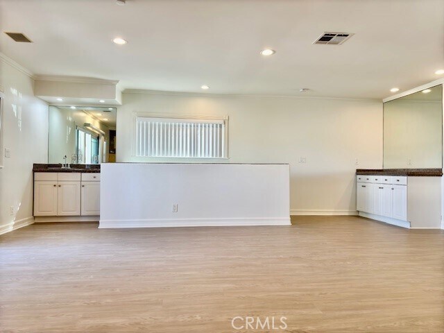 Building Photo - 5011 River Ave