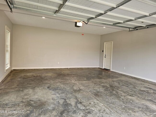 Building Photo - GARDENS AT SNOWDEN GROVE, 5 bedrooms!