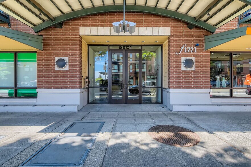 Building Photo - 6801 Greenwood Ave N