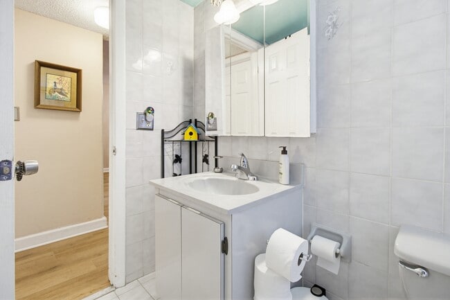 Building Photo - 6512 SW 112th Pl