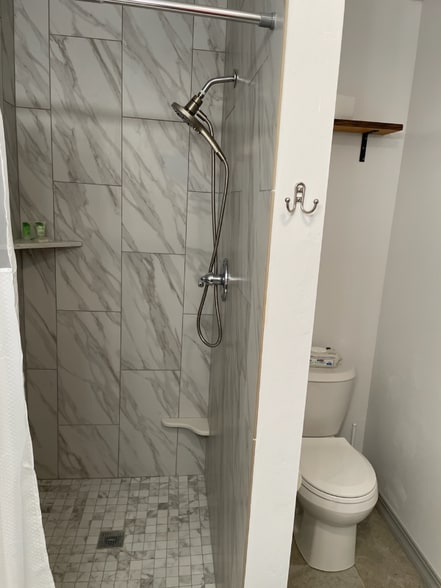 Building Photo - 1934 Parallel St