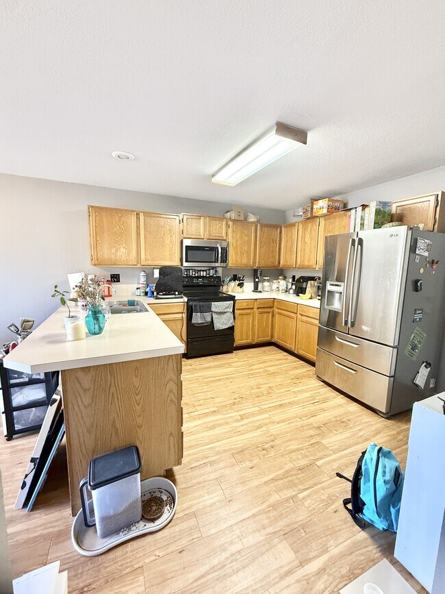Building Photo - 2740 Susan Dr
