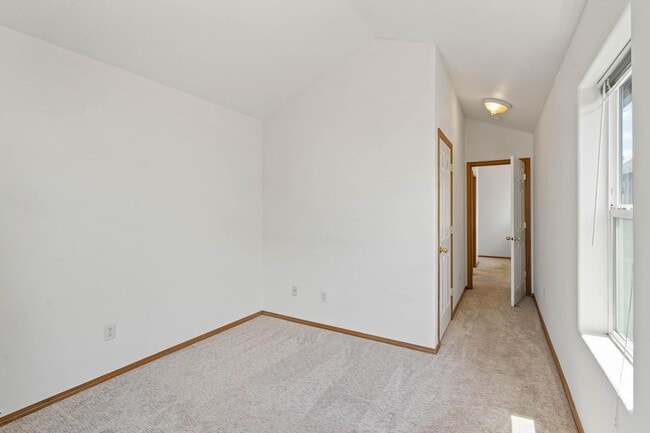 Building Photo - Charming 3-bdrm/2-bath Slender Home in Roseway. Fenced backyard, 1-car garage