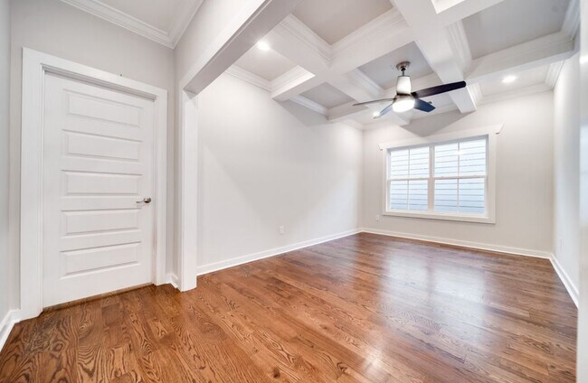 Building Photo - 4010B Clifton Ave